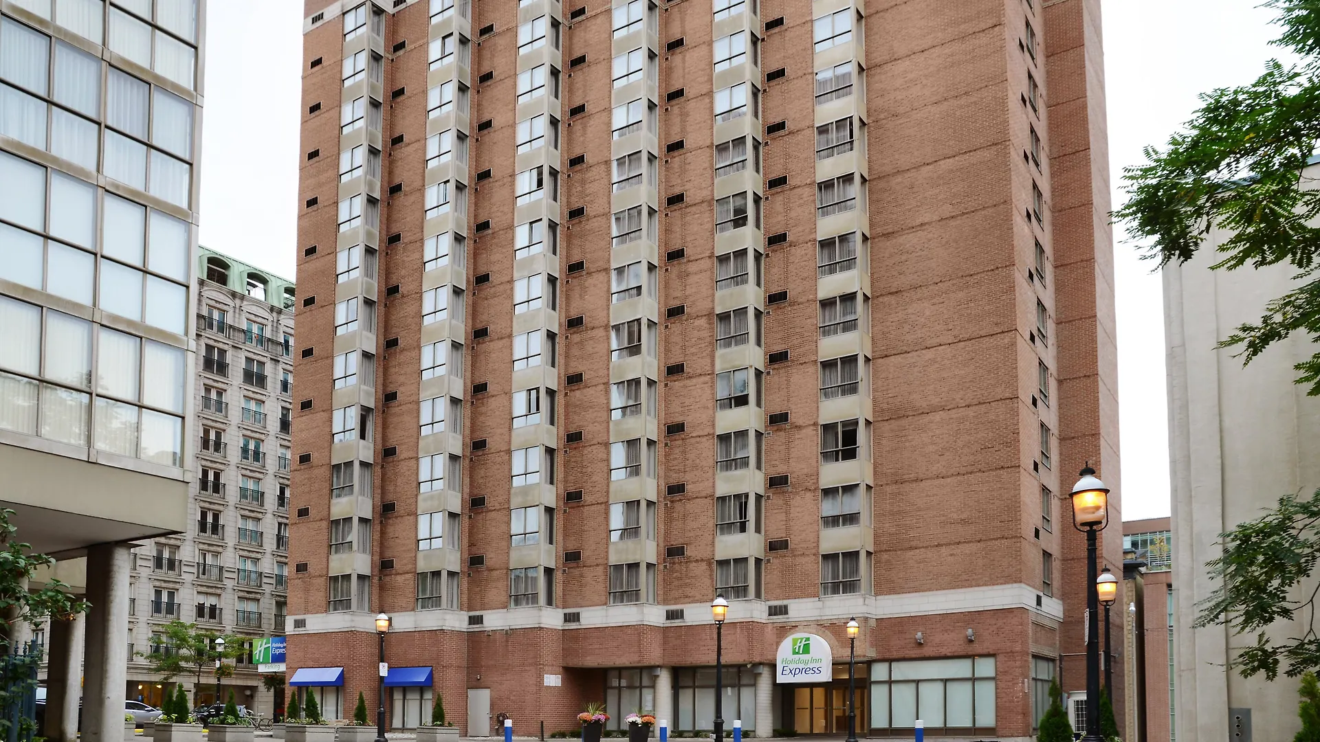 Holiday Inn Express Toronto Downtown By Ihg 3*,  Canada
