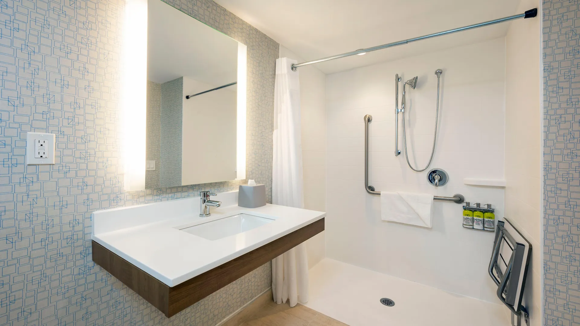 Holiday Inn Express Toronto Downtown By Ihg