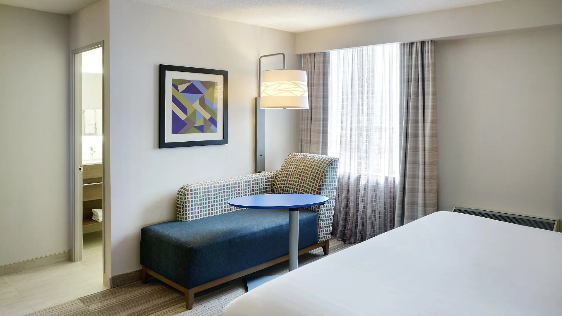 Holiday Inn Express Toronto Downtown By Ihg Hotel