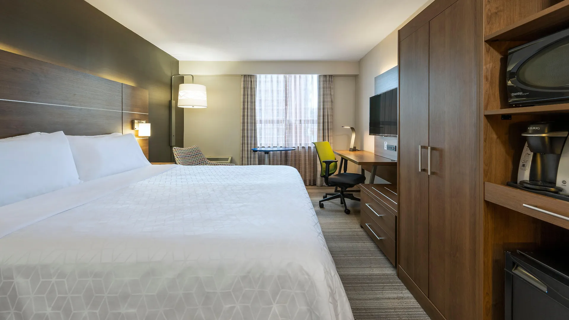 Hotel Holiday Inn Express Toronto Downtown By Ihg
