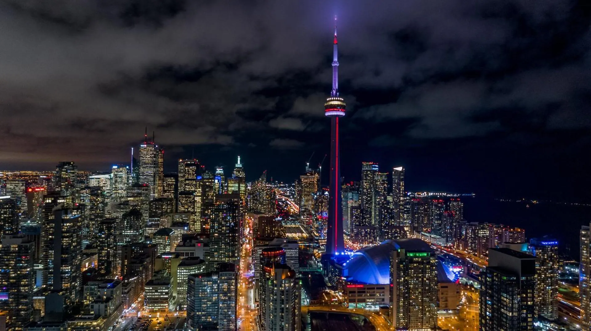 Holiday Inn Express Toronto Downtown By Ihg