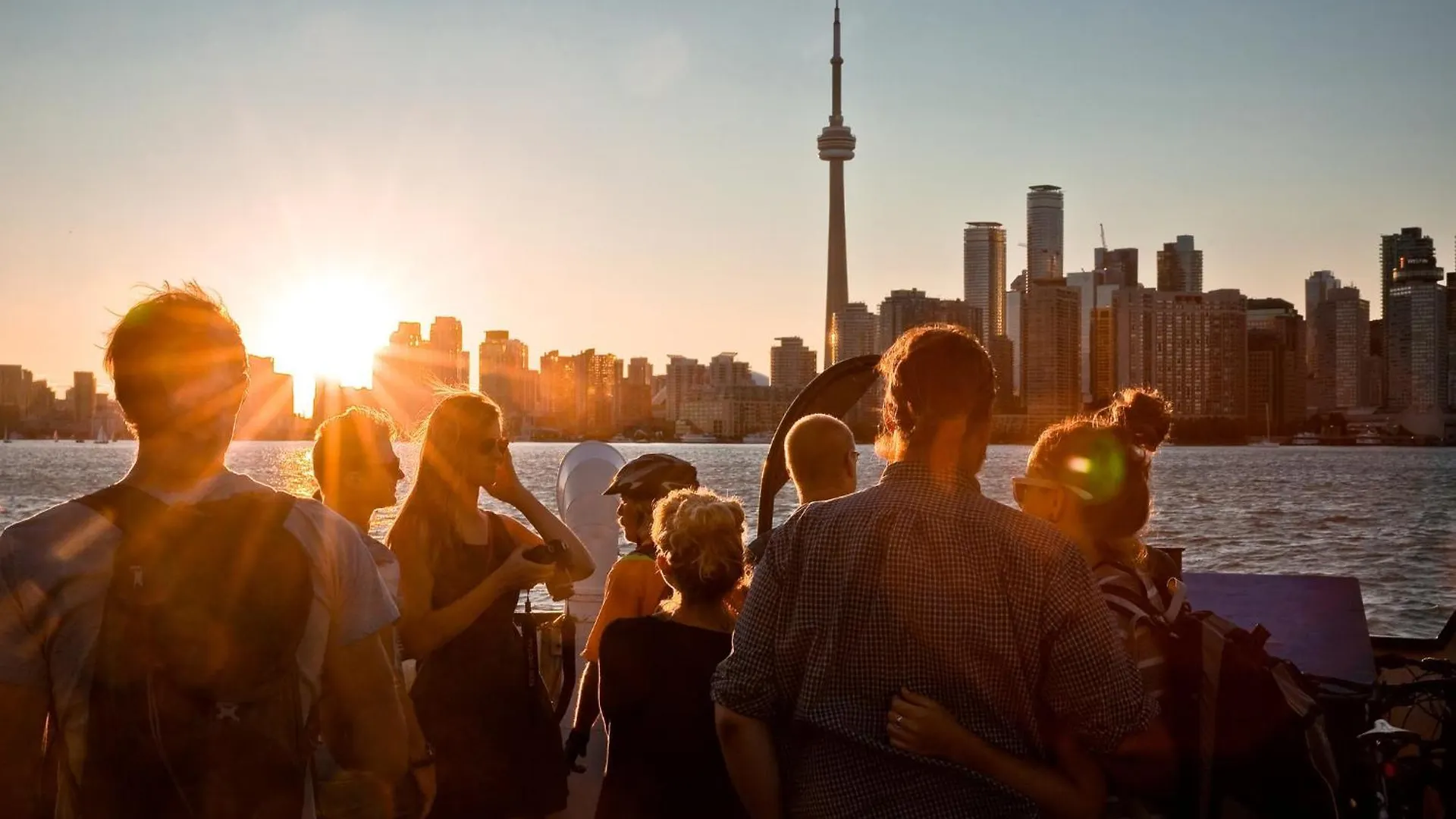 Hotel Holiday Inn Express Toronto Downtown By Ihg