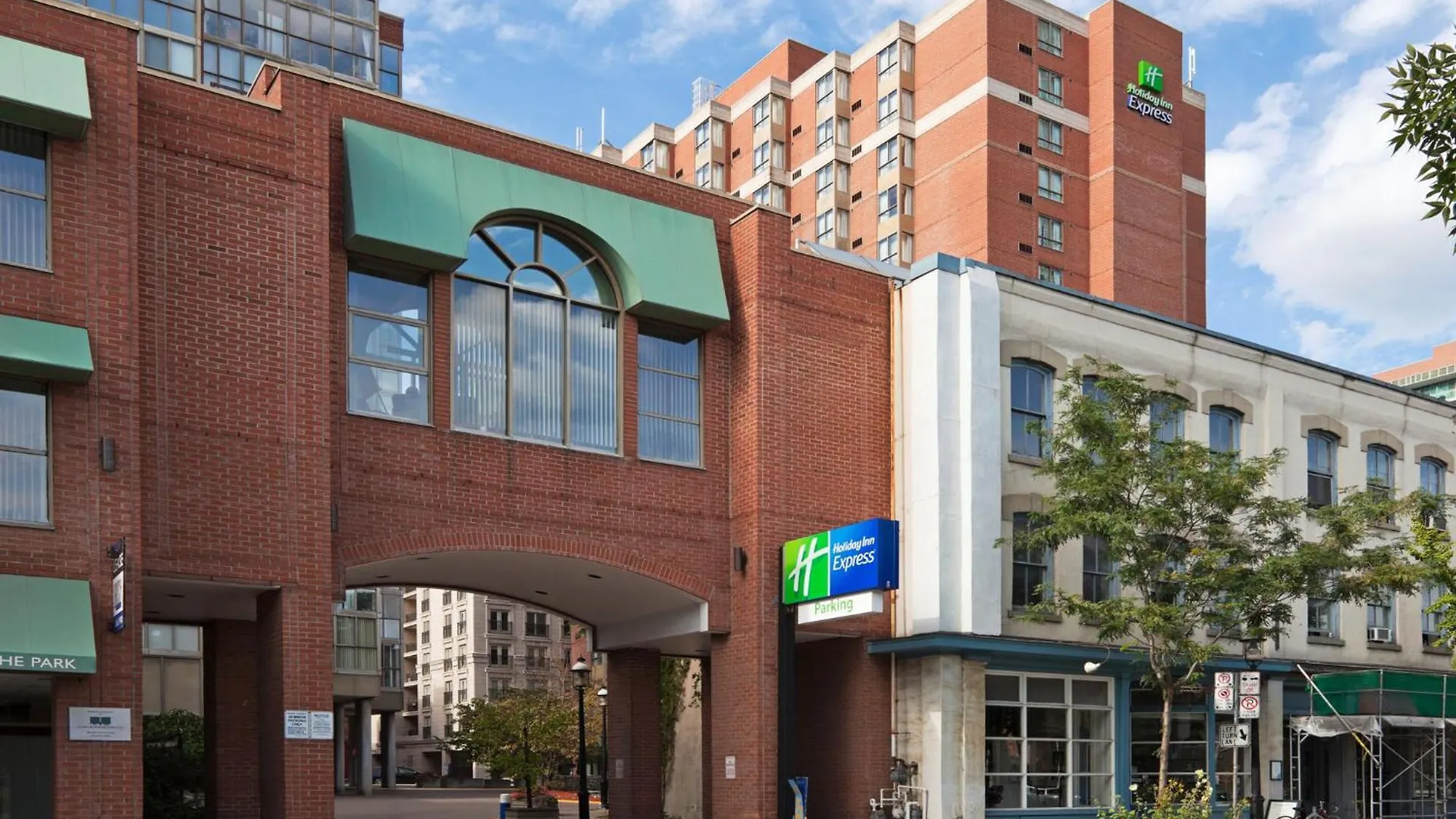 Holiday Inn Express Toronto Downtown By Ihg