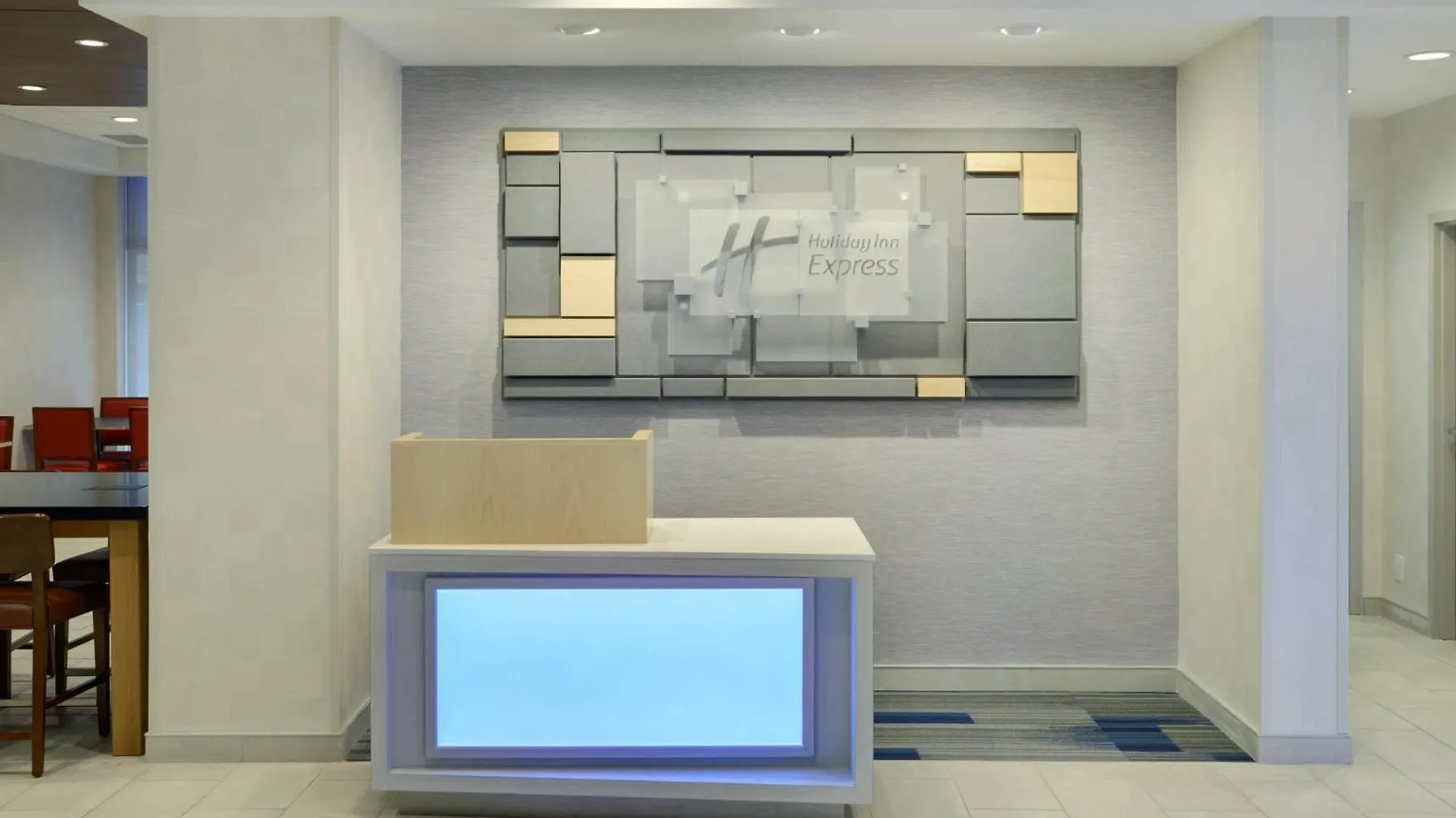 Holiday Inn Express Toronto Downtown By Ihg Hotel