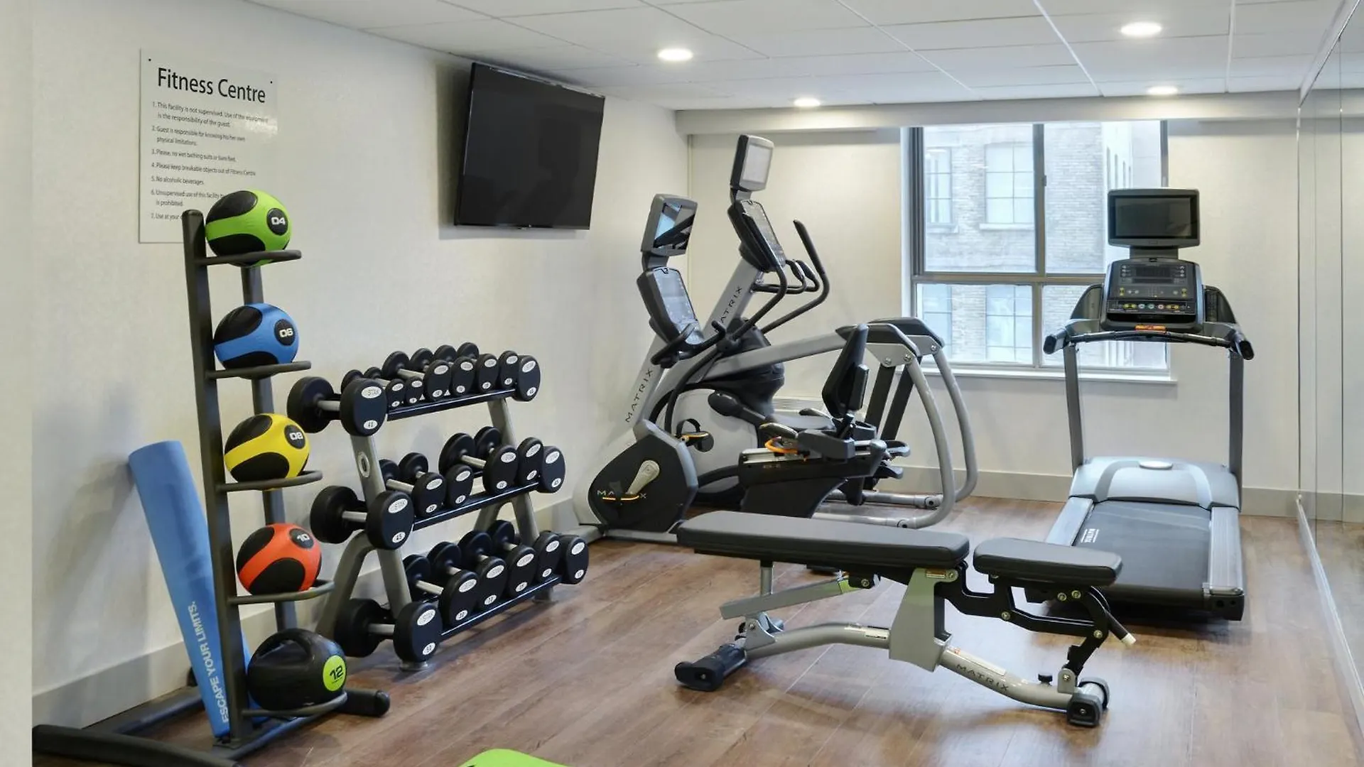 Hotel Holiday Inn Express Toronto Downtown By Ihg