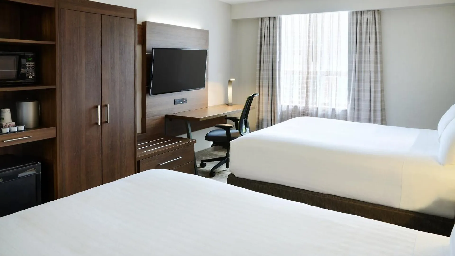 Hotel Holiday Inn Express Toronto Downtown By Ihg