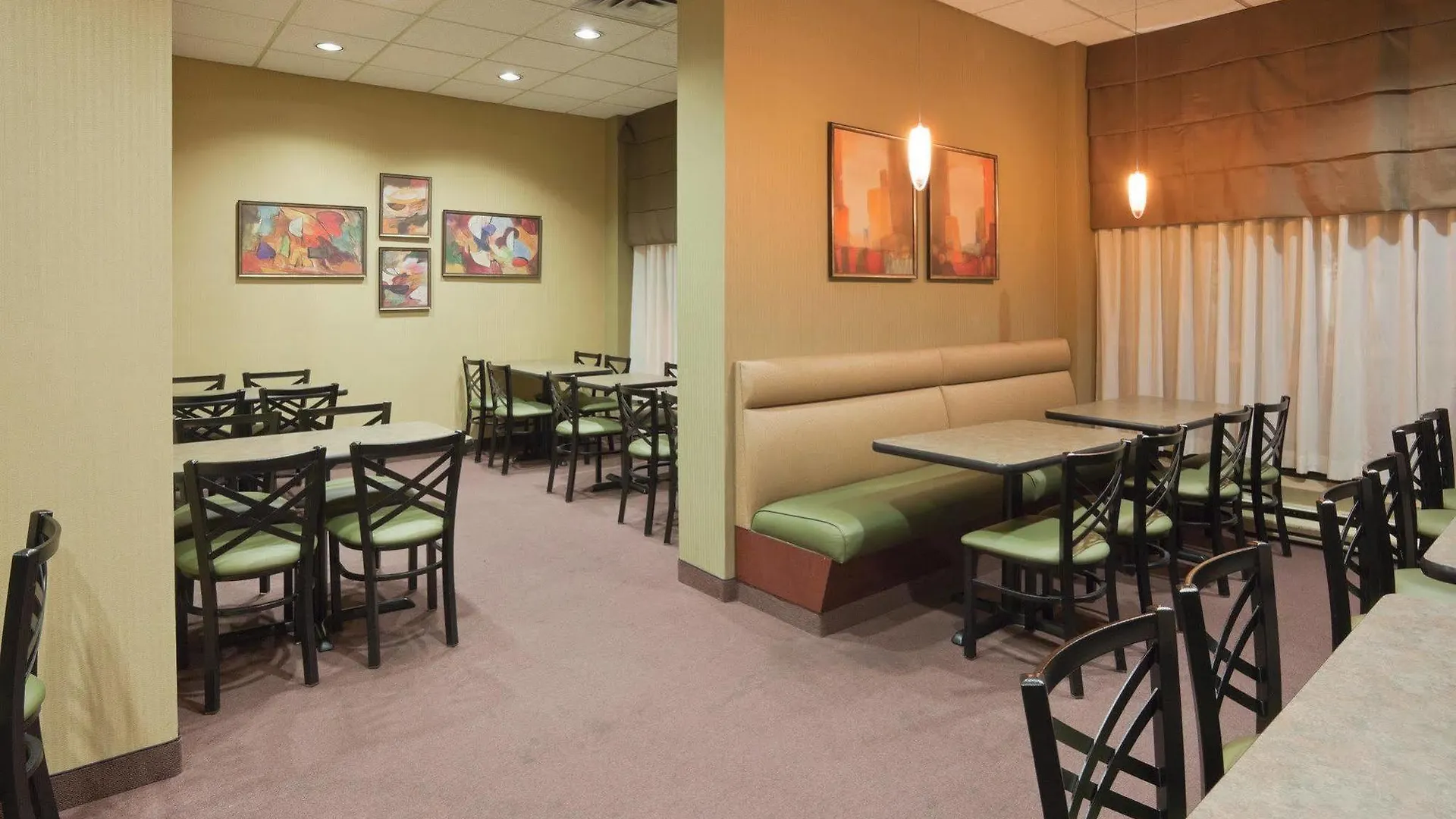 Holiday Inn Express Toronto Downtown By Ihg
