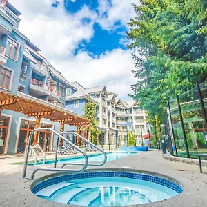 https://alpenglow-lodge.hotels-of-whistler.com