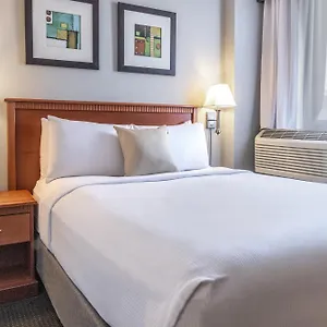 Saint-laurent Hotel Montréal