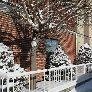 https://dovercourt-village-mews.niagara-fallshotels.com