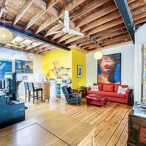 Unique Above Garage Loft Appartement