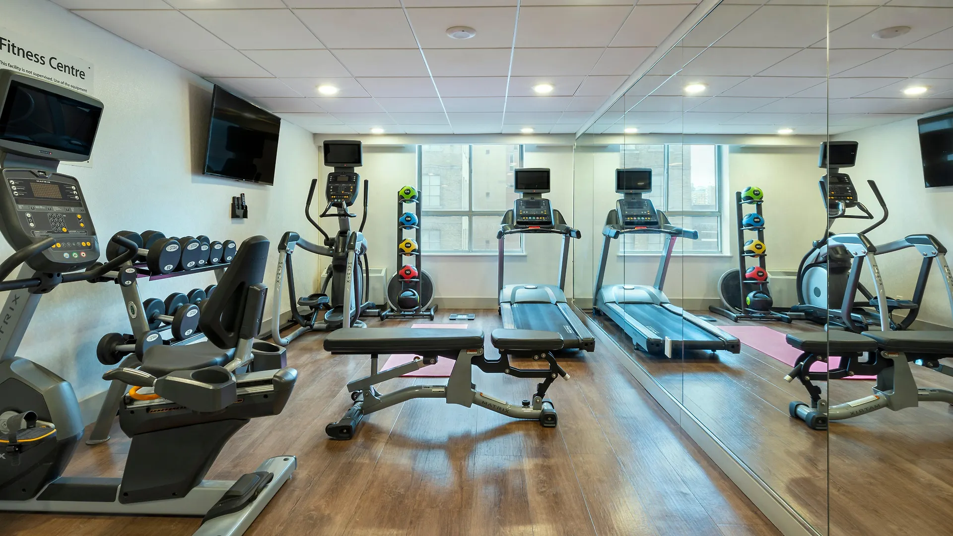 Holiday Inn Express Toronto Downtown By Ihg Hotel