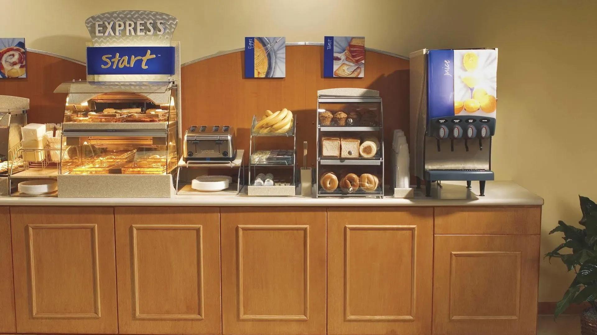 Holiday Inn Express Toronto Downtown By Ihg Hotel